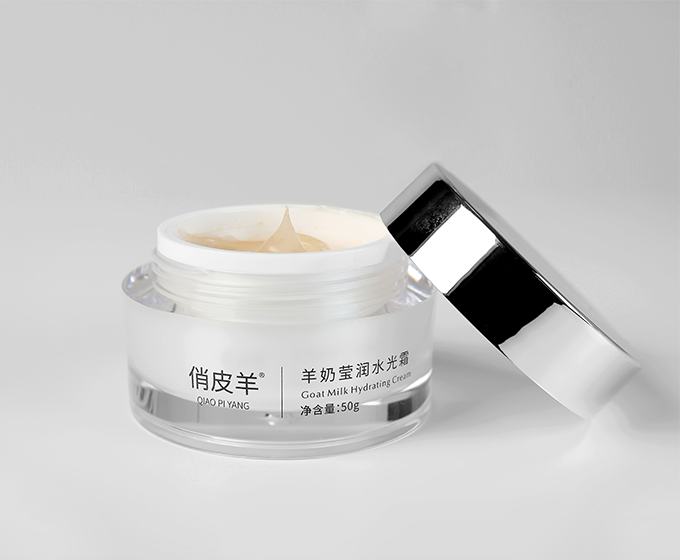 俏皮羊羊奶莹润水光霜